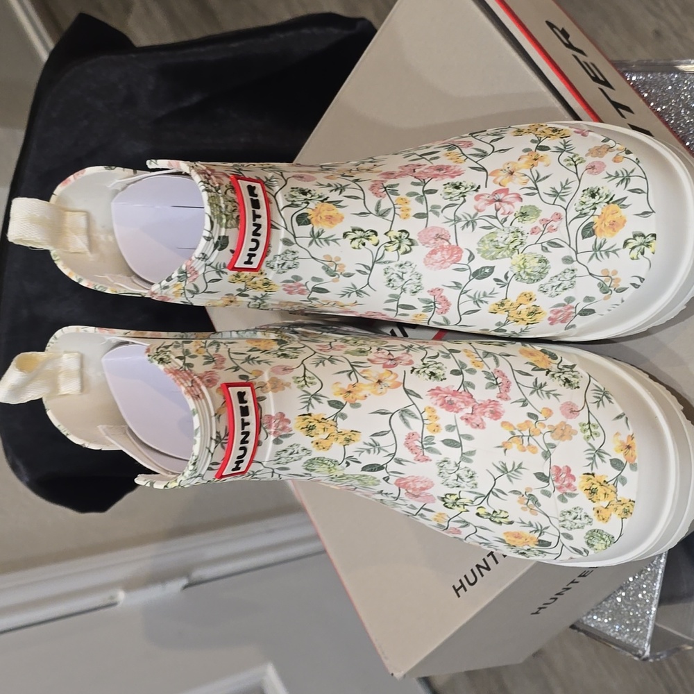 Hunter Tabitha Chelsea Rain Boots - Floral Rain - Picture 9 of 11